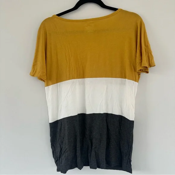 NWT Maurices Mustard, White, and Black Colorblock Tee Size XSmall - Picture 6 of 7